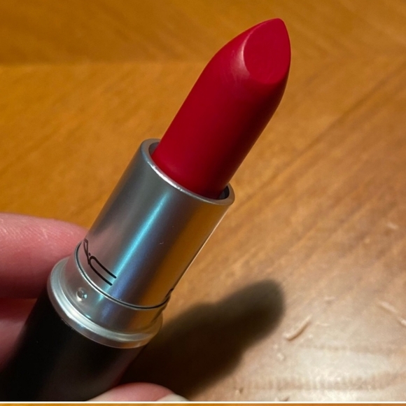 3/$30 NIB MAC Retro Matte Lipstick - Ruby Woo - Picture 6 of 8